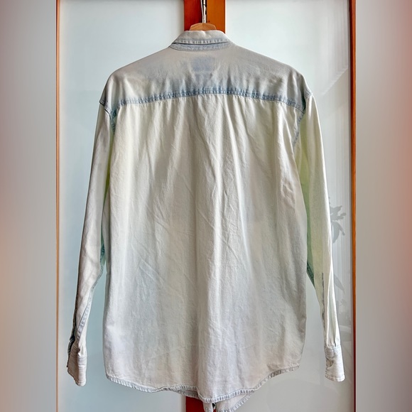 Oversized denim shirt with vintage pocket detailing - Picture 2 of 5